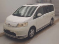 2005 Nissan Serena