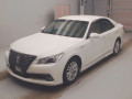 2013 Toyota Crown Hybrid