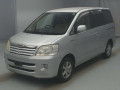 2003 Toyota Noah