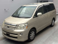 2004 Toyota Noah
