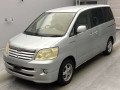 2003 Toyota Noah