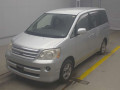 2005 Toyota Noah