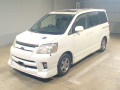 2005 Toyota Noah