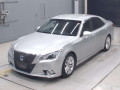 2013 Toyota Crown Hybrid
