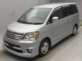 2004 Toyota Noah