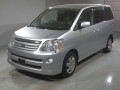 2005 Toyota Noah