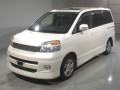 2003 Toyota Voxy