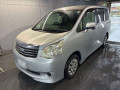 2010 Toyota Noah