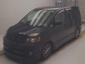 2005 Toyota Voxy