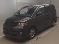 2005 Toyota Voxy