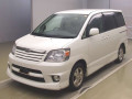 2003 Toyota Noah