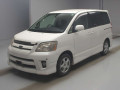 2005 Toyota Noah