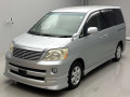 2005 Toyota Noah