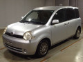 2005 Toyota Sienta