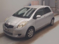 2005 Toyota Vitz