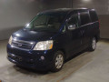 2005 Toyota Noah