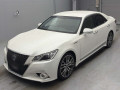 2013 Toyota Crown Hybrid