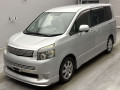 2007 Toyota Voxy