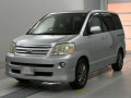 2005 Toyota Noah