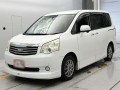 2011 Toyota Noah
