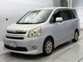 2010 Toyota Noah
