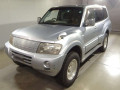 2005 Mitsubishi Pajero