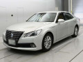2014 Toyota Crown Hybrid