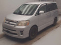 2005 Toyota Noah