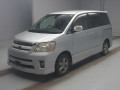 2005 Toyota Noah