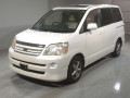 2005 Toyota Noah