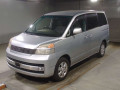 2003 Toyota Voxy