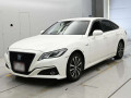 2019 Toyota Crown Hybrid
