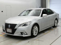 2013 Toyota Crown Hybrid