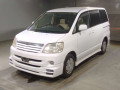 2004 Toyota Noah