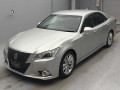 2013 Toyota Crown Hybrid