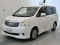 2010 Toyota Noah