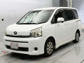 2010 Toyota Voxy