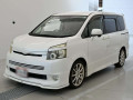 2007 Toyota Voxy
