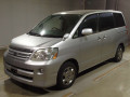 2005 Toyota Noah