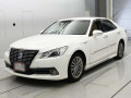 2013 Toyota Crown Hybrid