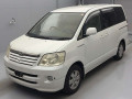 2004 Toyota Noah