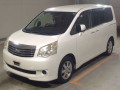 2013 Toyota Noah