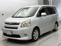 2010 Toyota Noah