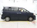 2005 Toyota Voxy