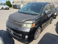 2005 Toyota Voxy