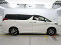 2017 Toyota Alphard Hybrid