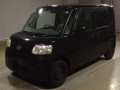 2011 Daihatsu Tanto