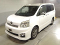 2013 Toyota Voxy