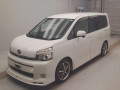 2013 Toyota Voxy