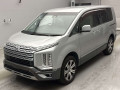 2019 Mitsubishi Delica D5